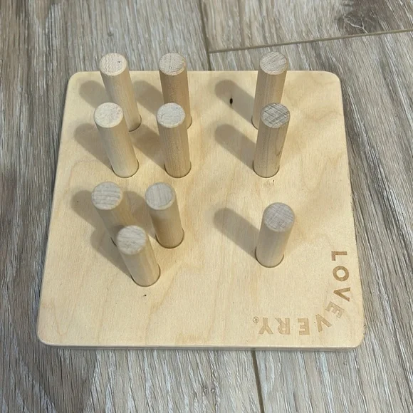 Lovevery Sort & Stack Peg Puzzle - Picture 3 of 4